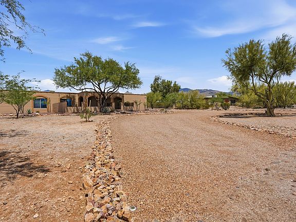 5th image of 3735 N Gunnison Dr
