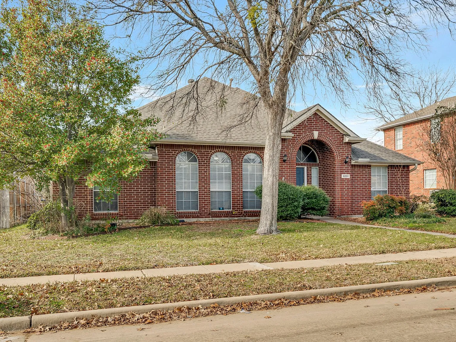 4 bed, 2112 sqft, $2,500 — Photo 1
