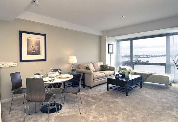 4th image of 1 Park Ln Unit 717