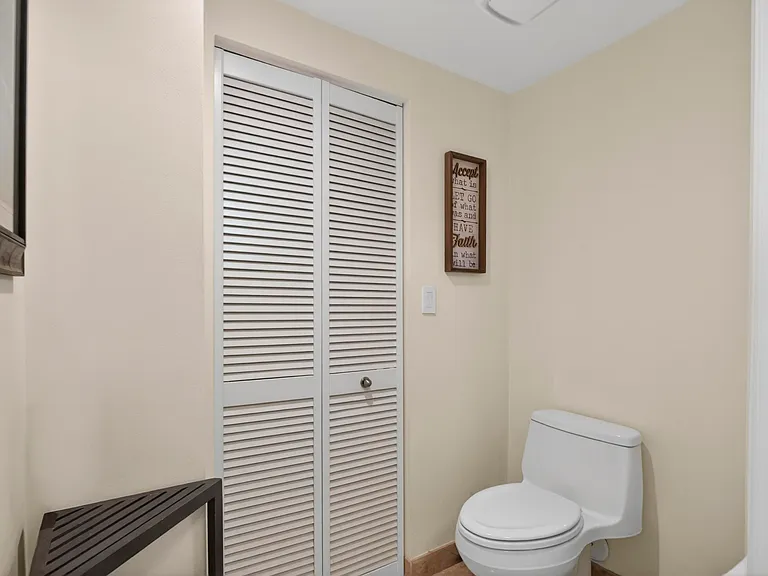 2700 S Federal Hwy #203 — Photo 25