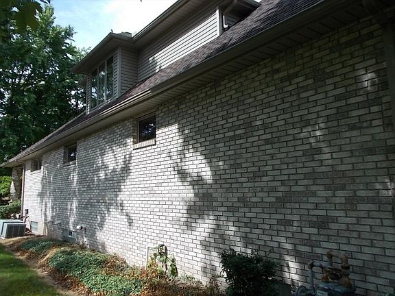 2nd image of 6910 Delmur Dr