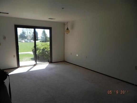 5th image of 9065 N Park Plaza Ct