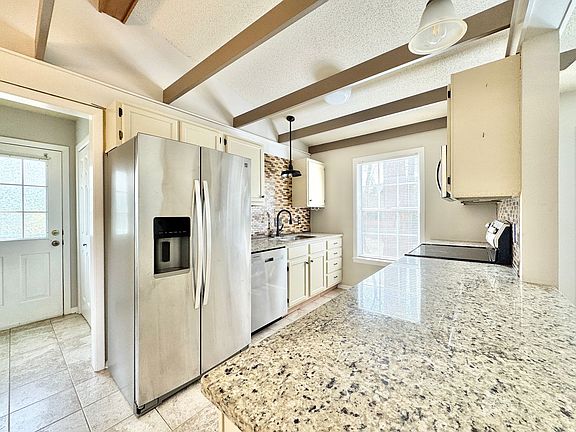 4th image of 1819 Kello Dr