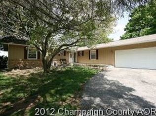 1208 Briarcliff Dr, Mahomet, IL 61853