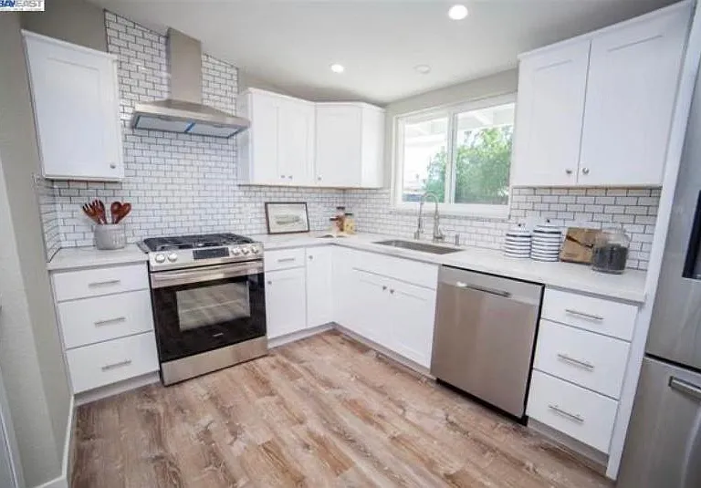 27768 Dolphin Ln — Photo 6