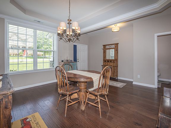 4th image of 312 Dandelion Dr