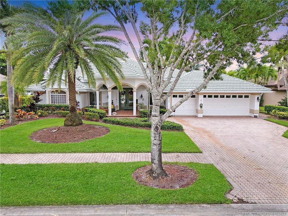 1st image of 2720 SW Glenmoor Way