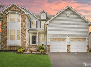 33 Carnation Rd, Monroe Township, NJ 08831