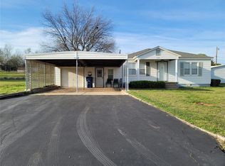 604 Winona Blvd, Lindsay, OK 73052