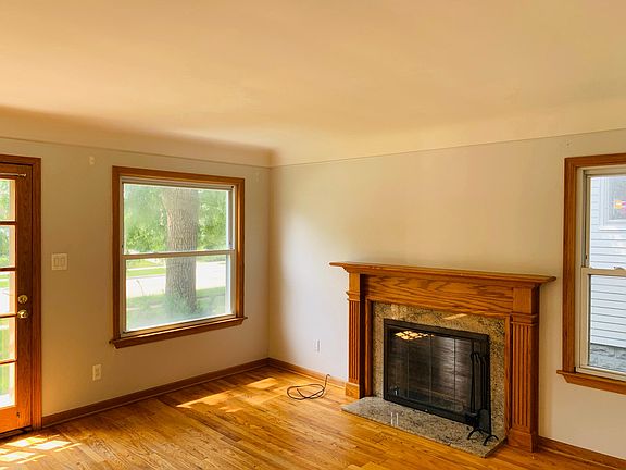 2nd image of 1125 Wyandotte Ave