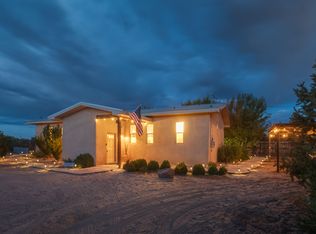 882 Hollywood Blvd, Corrales, NM 87048