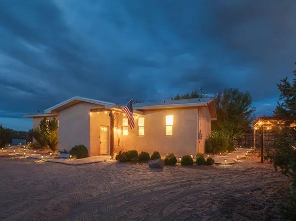 882 Hollywood Blvd, Corrales, NM 87048