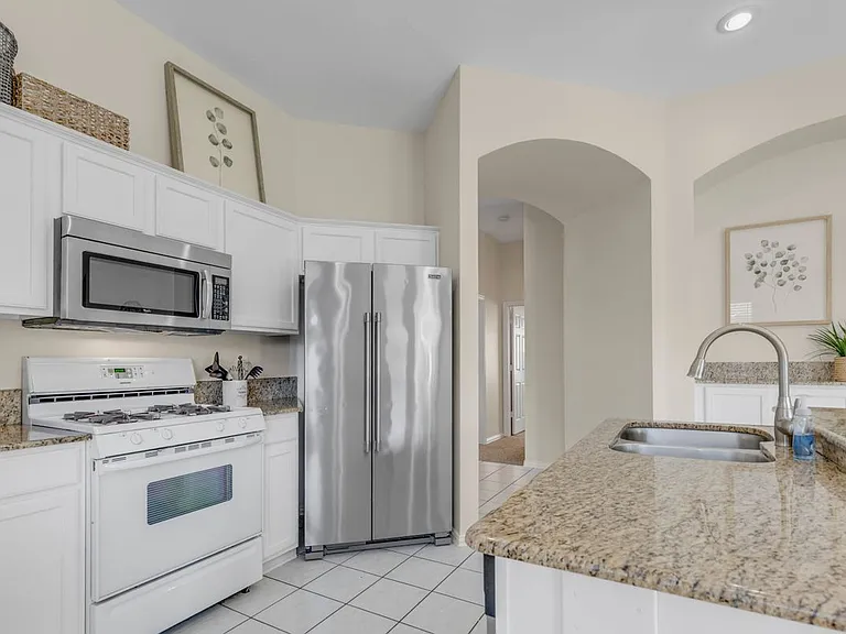 1438 Royal Oaks Dr — Photo 6