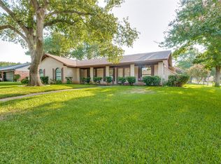4600 Suncrest Dr, Haltom City, TX 76180