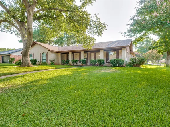 4600 Suncrest Dr, Haltom City, TX 76180