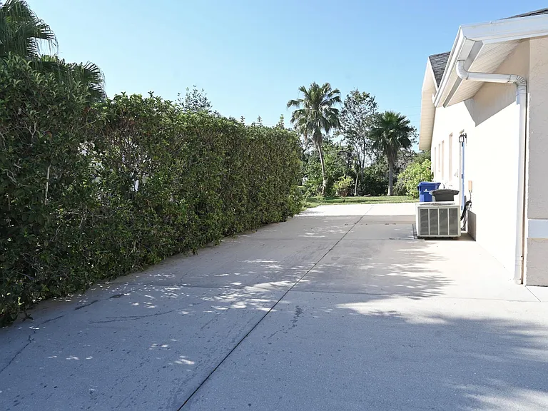 6535 Canary St — Photo 28
