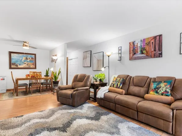 2350 West Good Hope ROAD #156, Glendale, WI 53209