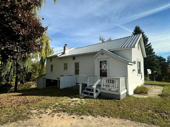 1034 Poquette Rd, Gaylord, MI 49735