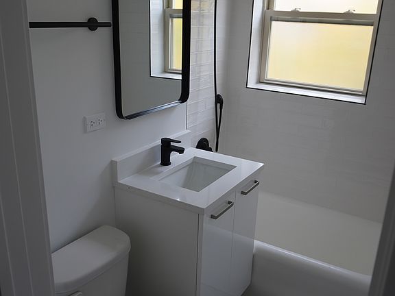 5th image of 1551 W Hollywood Ave #201