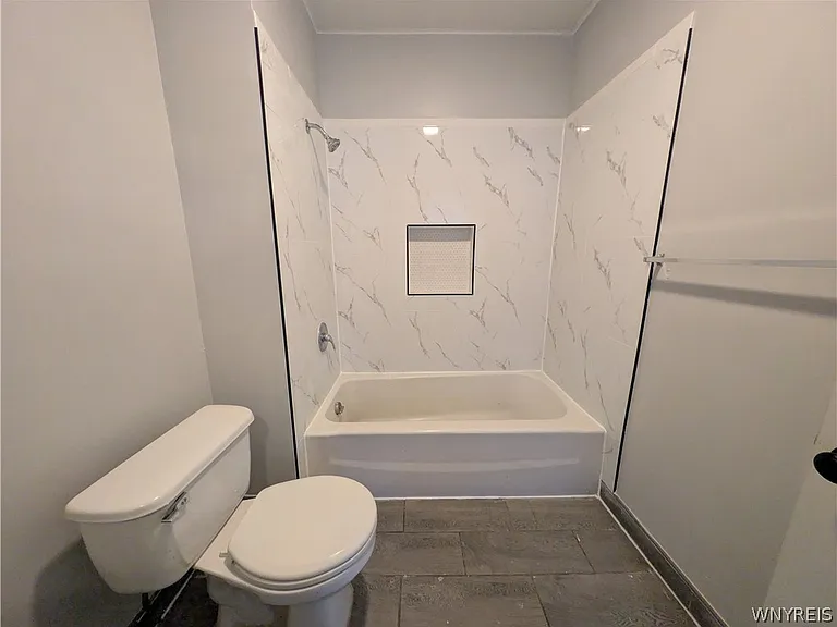 627 Deer St — Photo 16