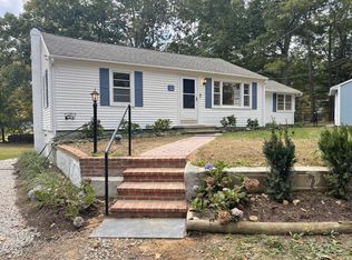 10 Slocum Rd, Clinton, CT 06413