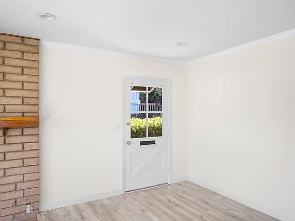 3rd image of 3221 Fairesta St APT A