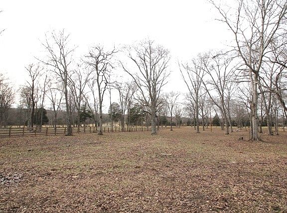 3rd image of 2788 Fairfield Pike