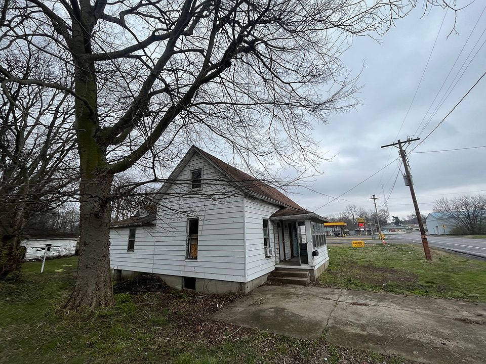 1st image of 624 W Poplar St