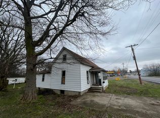 624 W Poplar St, Harrisburg, IL 62946