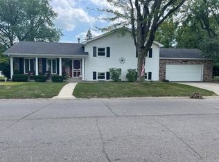655 W Van Buren St, Nappanee, IN 46550