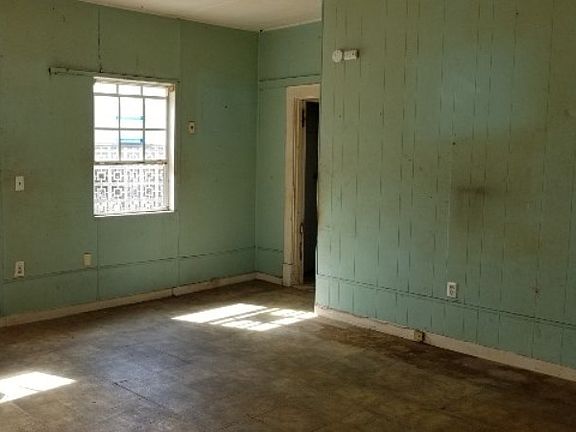 3rd image of 1030 27th St