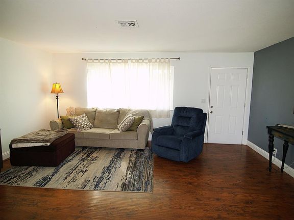 2nd image of 1309 Fir Ct