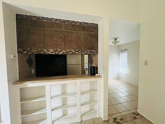 5th image of 100 E Aurora St #416