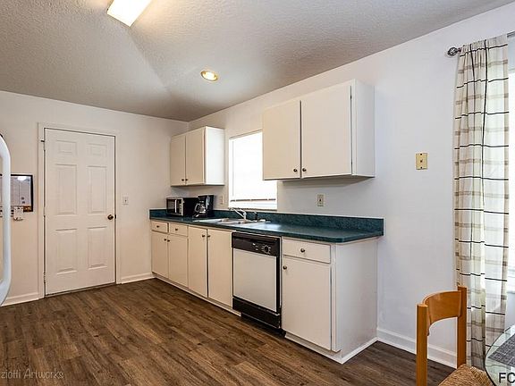 4th image of 21 Pine Haven Dr