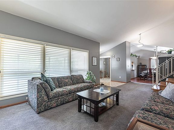 4th image of 2701 Loris Dr