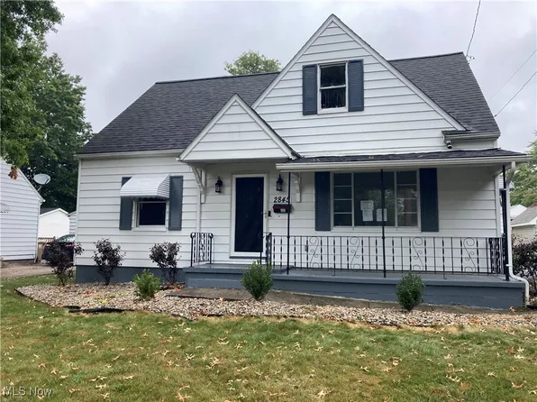 2845 11th St, Cuyahoga Falls, OH 44221