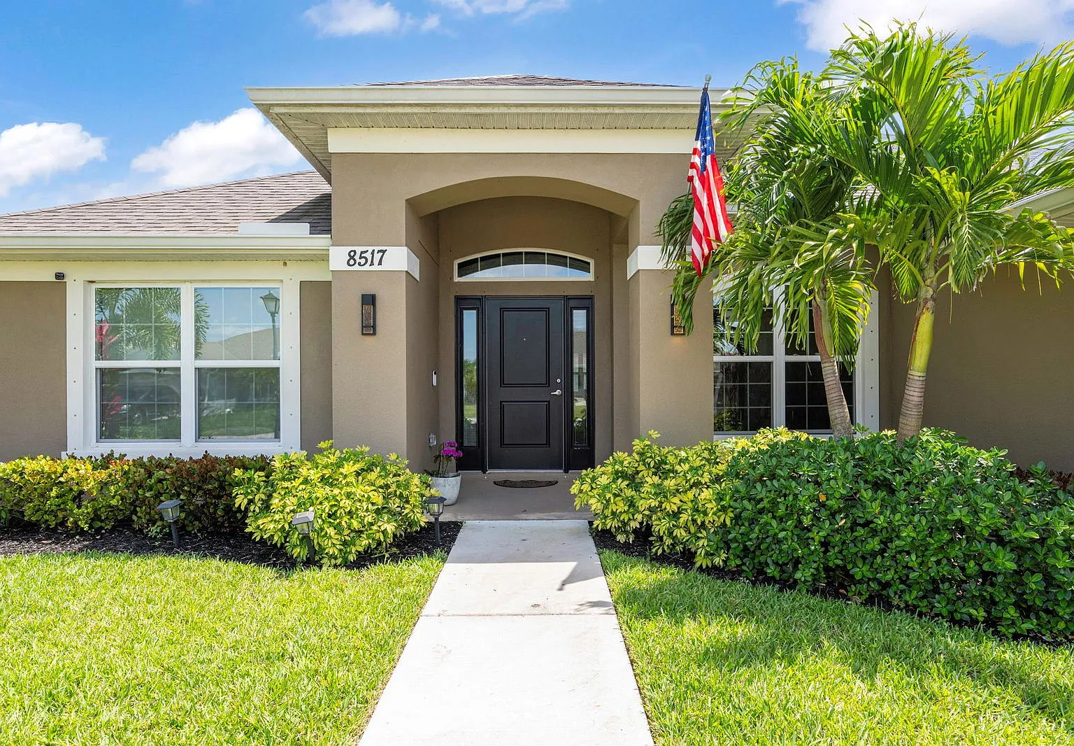 4 bed, 3.0 bath, 2528 sqft, $3,000 — Photo 3