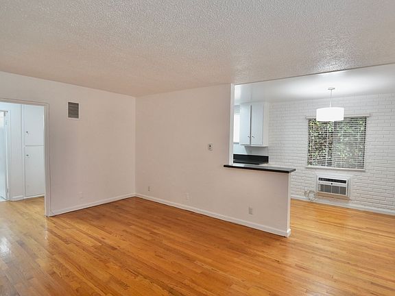 2nd image of 11143 Aqua Vista St APT 4