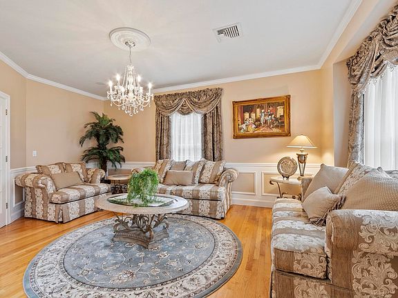 5th image of 6 Westchester Road