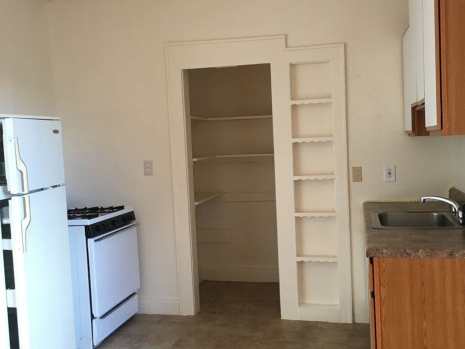 2nd image of 394 Centre St APT 6