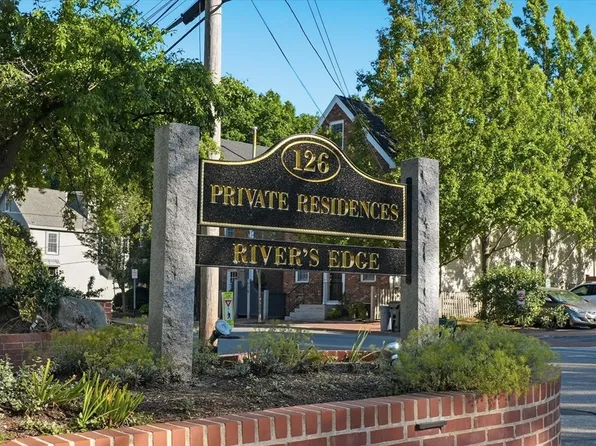 126 Merrimac St Unit 9, Newburyport, MA 01950