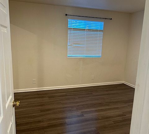 3rd image of 3222 Bellevue Ave