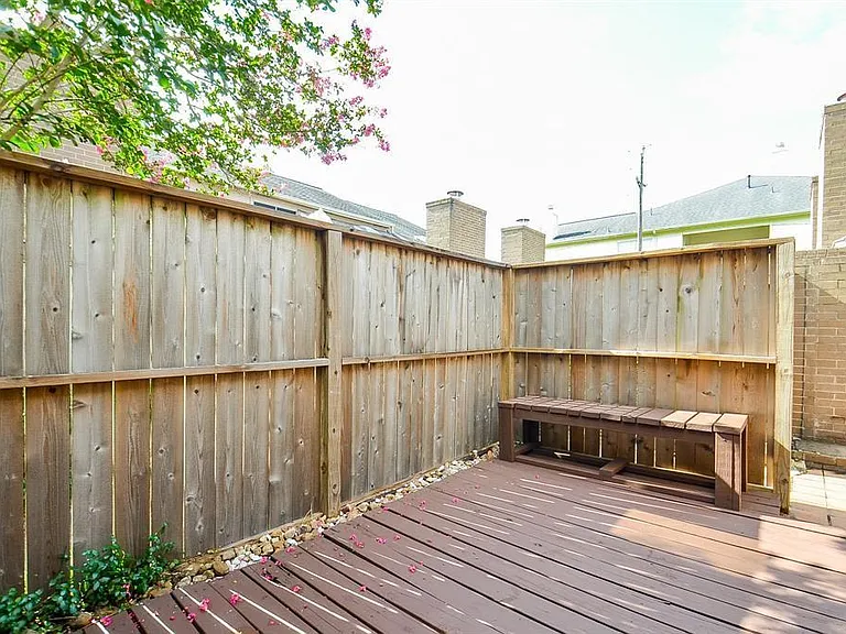 13859 Hollowgreen Dr — Photo 33