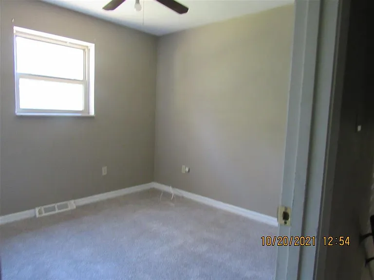 10 Tanbark Dr — Photo 8