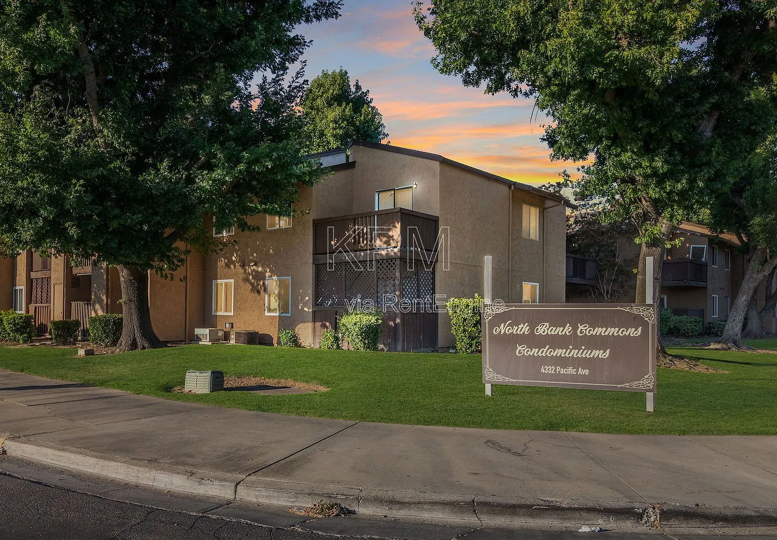 2 bed, 1.0 bath, 695 sqft, $1,545 — Photo 1