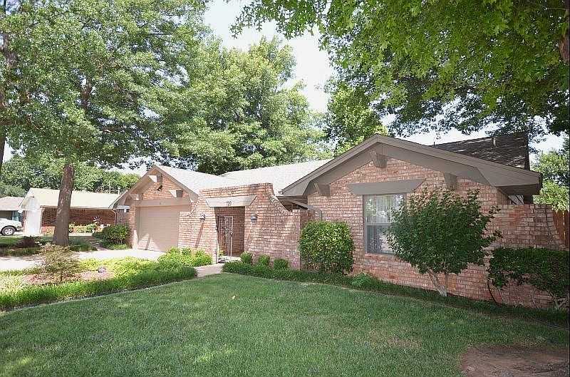 1st image of 729 Park Dr