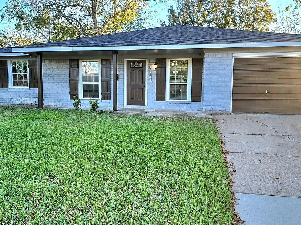 3819 Heatherbrook Dr