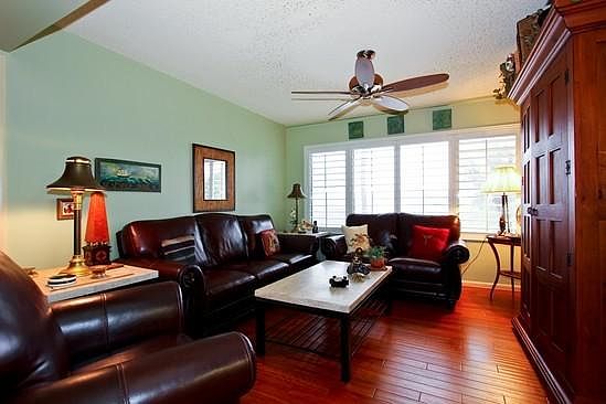 4th image of 601 Seafarer Cir APT 201