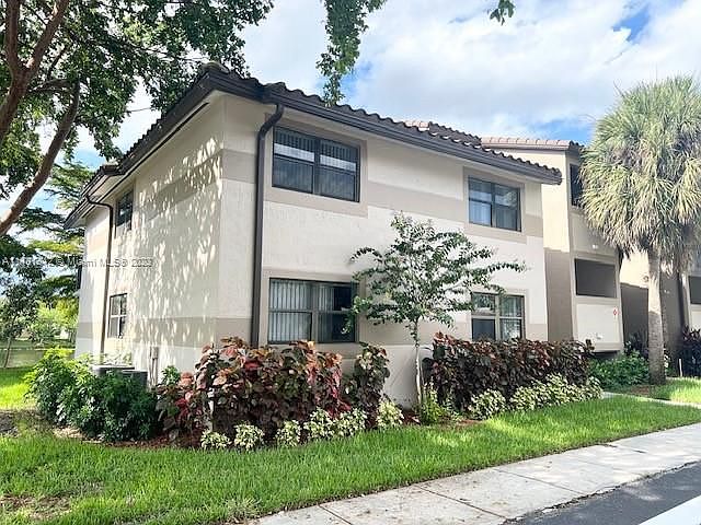 1st image of 9995 Nob Hill Ln #9995