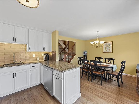 5th image of 1704 Kings Way #1704